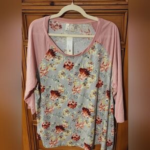 AGNES ORINDA Plus Size.      Long Sleeve Floral Top in Pink and Gray